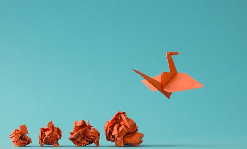 Origami Schwan der fliegt