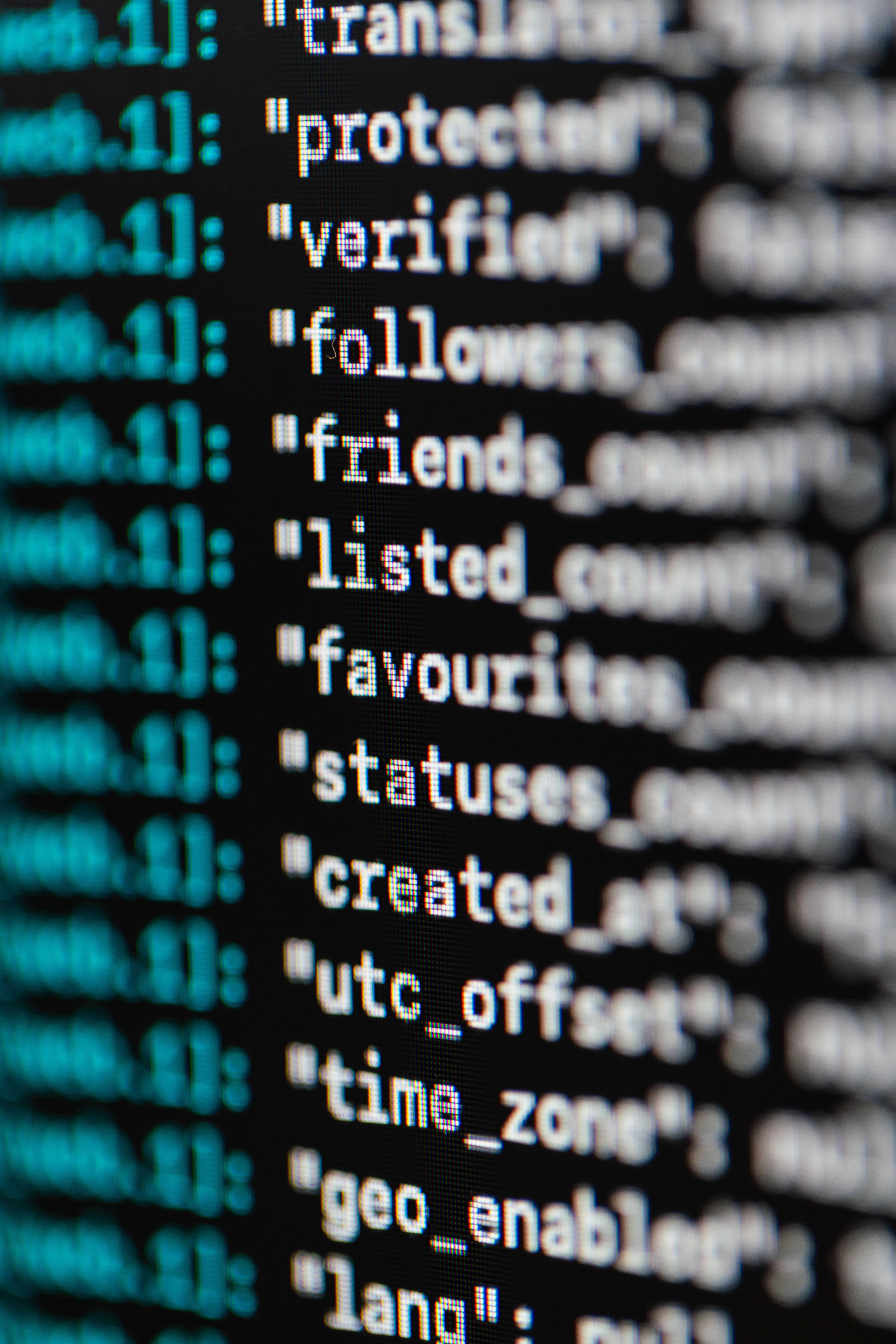 Code-Zeilen auf Monitor