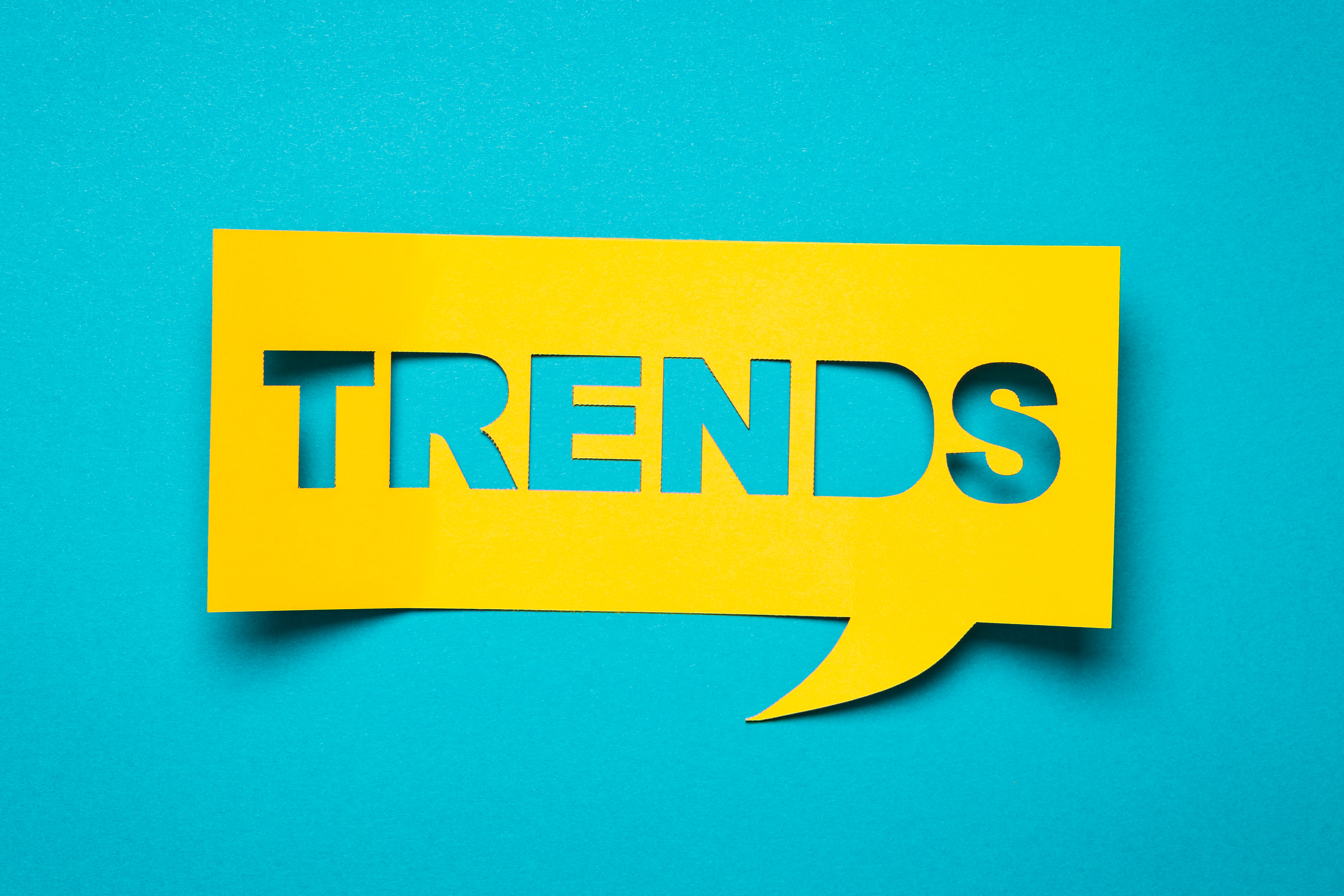 Aus Post-it ausgeschnittener Schriftzug 'Trends'